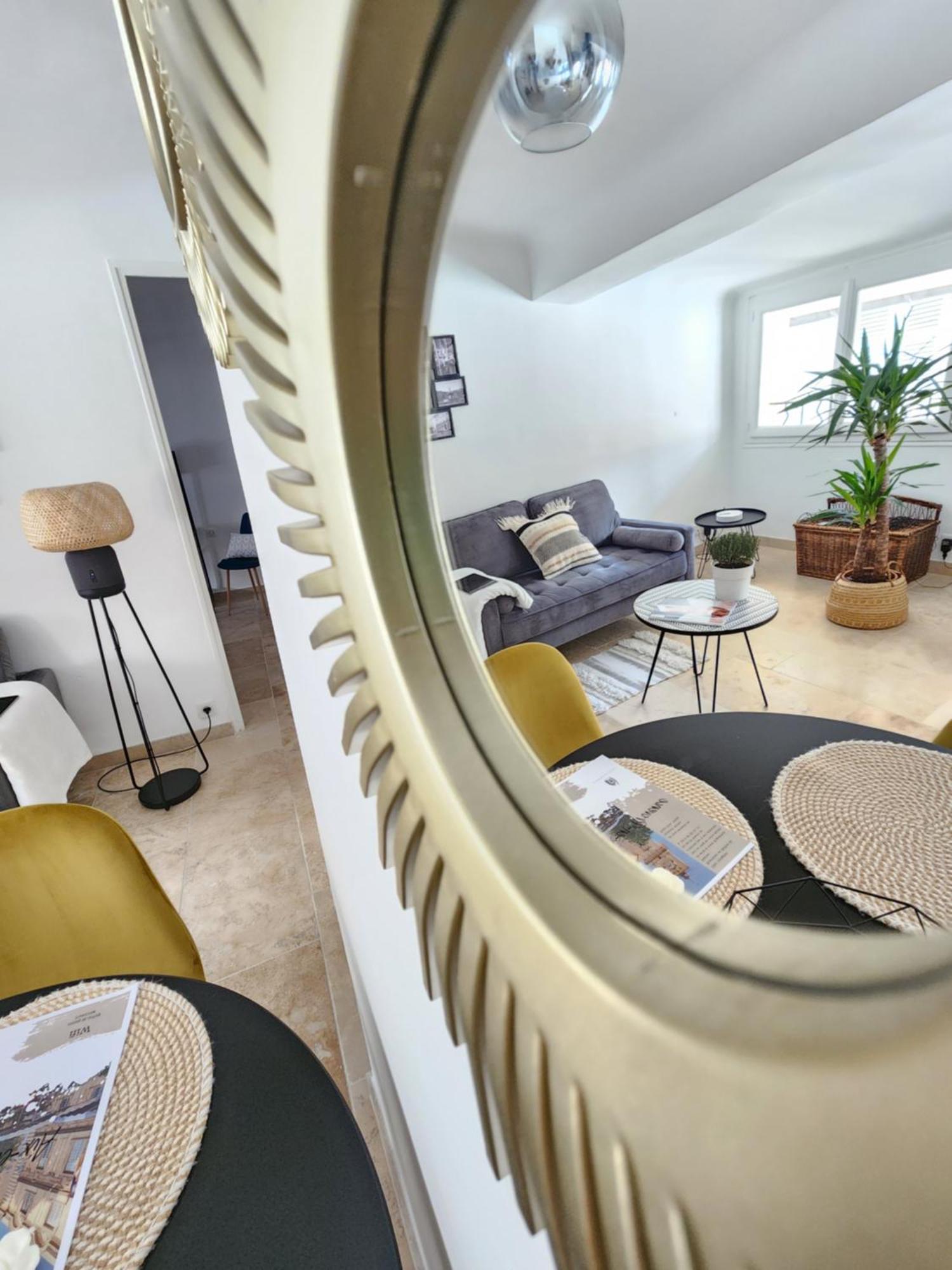 Le Beffroi De Gaston Climatise Apartment เอ็ก-ซอง-โพรวองซ์ ภายนอก รูปภาพ