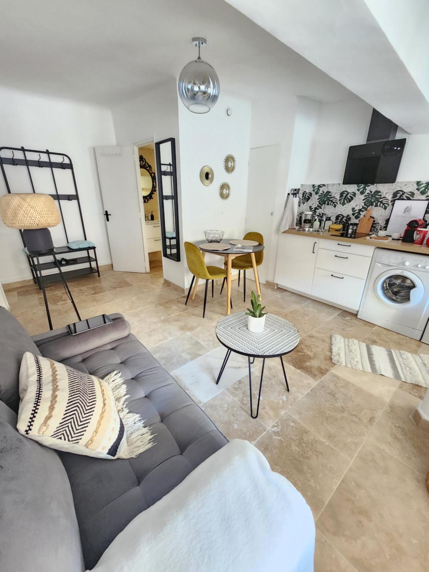 Le Beffroi De Gaston Climatise Apartment เอ็ก-ซอง-โพรวองซ์ ภายนอก รูปภาพ